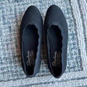 NWOT Skechers Women's Black Knit Flats